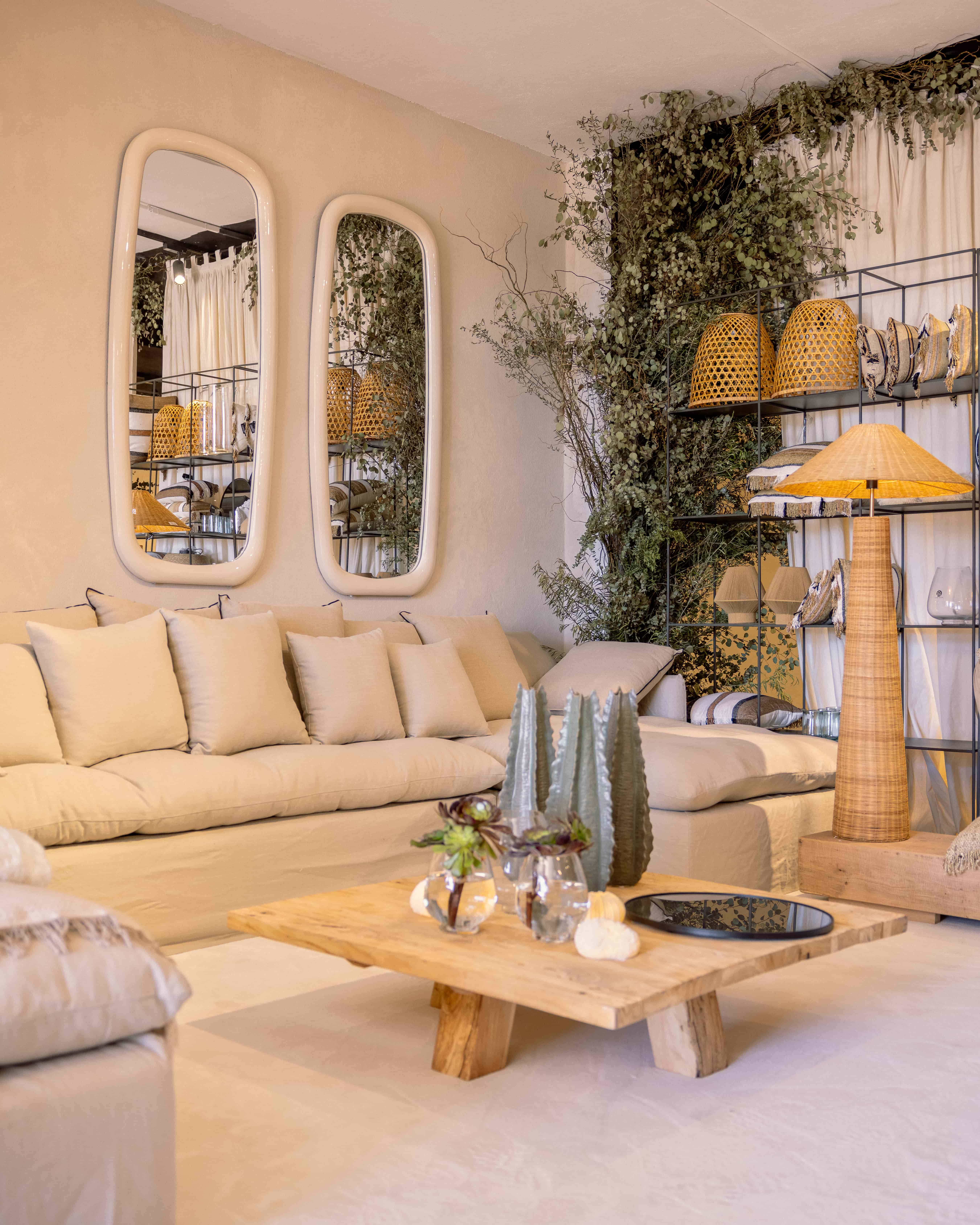 Muebles de diseño y estilo mediterráneo en Ibiza