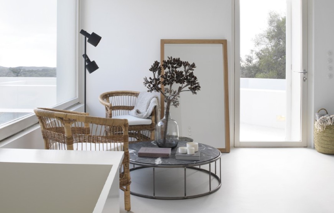 Ideas para la decoración de negocios con muebles